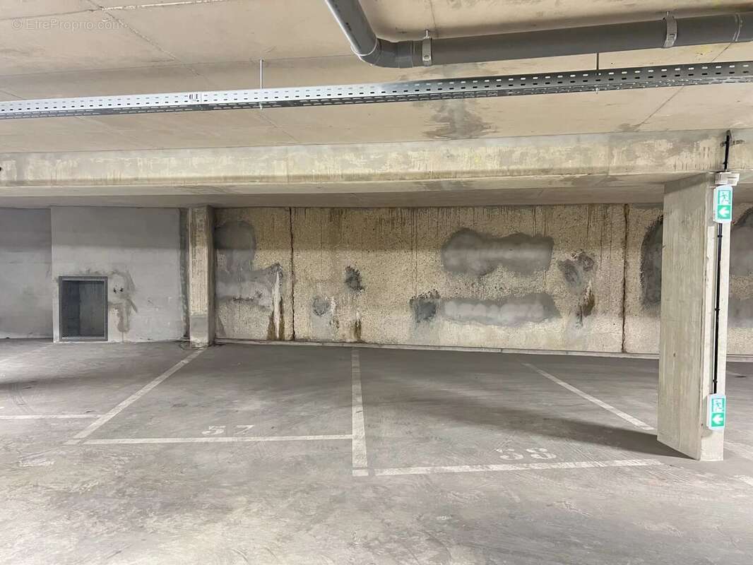 Parking à LIVRY-GARGAN