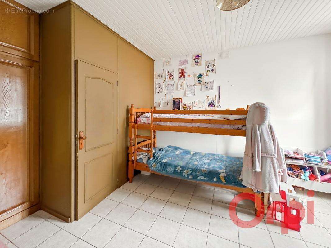 Maison à LA GUERCHE-SUR-L'AUBOIS