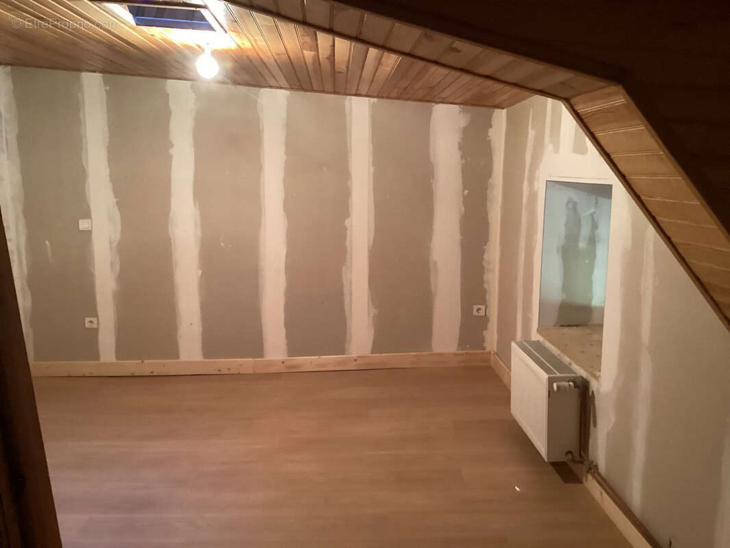Ferme avec dépendances A RENOVER - sur terrain d'env 1200 m2 - photo 48