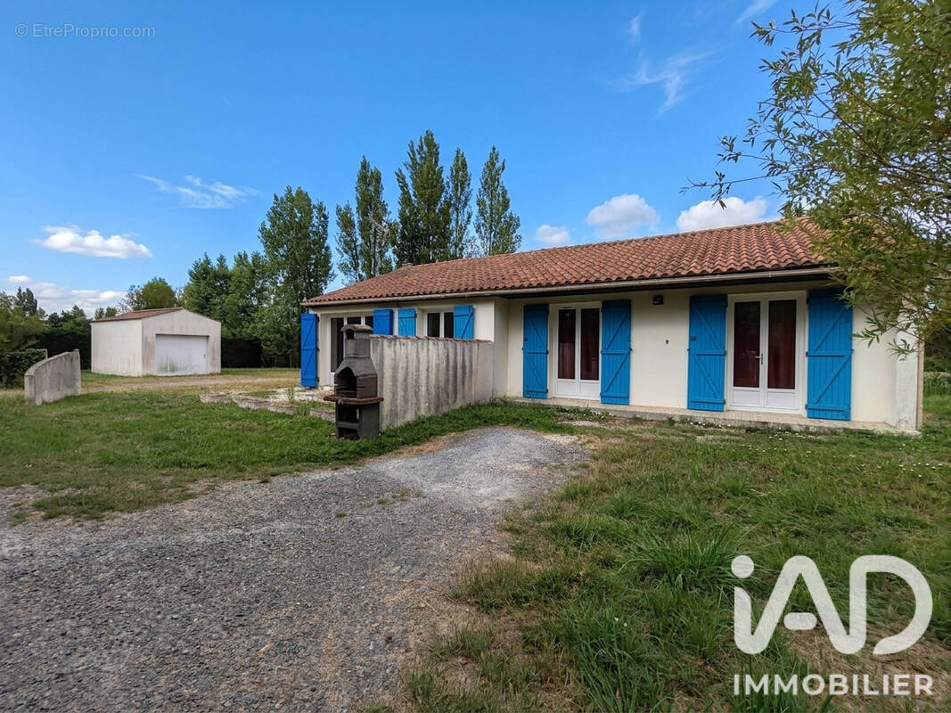 Photo 1 - Maison à LE PERRIER