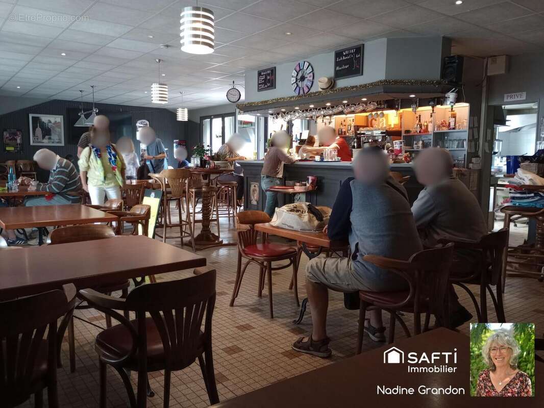 Photo 9 - Commerce à CHALAIS