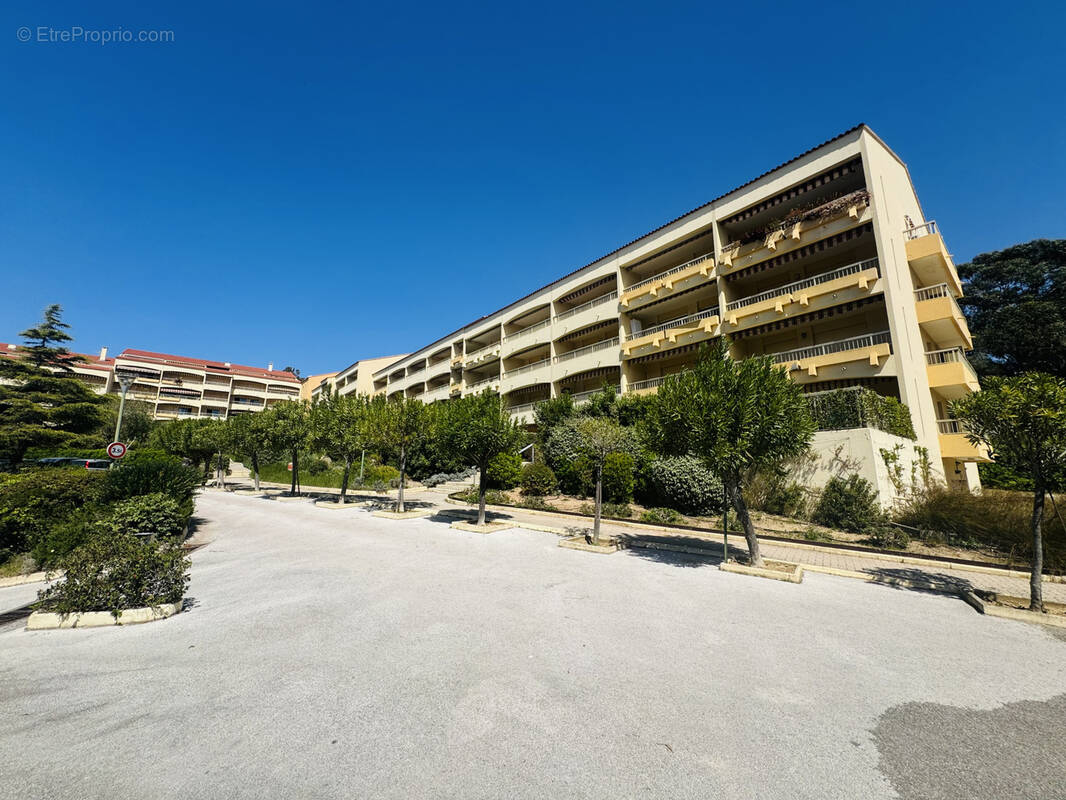 Appartement à BORMES-LES-MIMOSAS