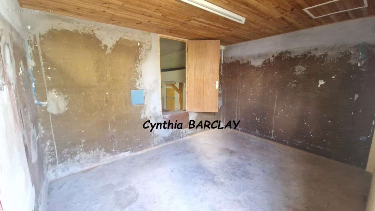 Commerce à SCHOELCHER