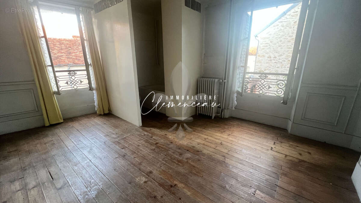 Maison à MORAINVILLIERS