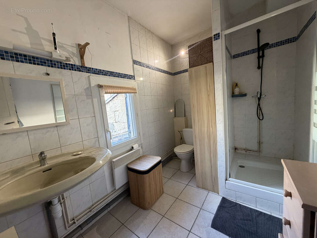 Maison à FONTVIEILLE