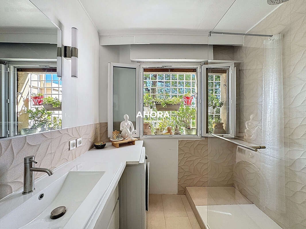 Appartement à MARSEILLE-9E