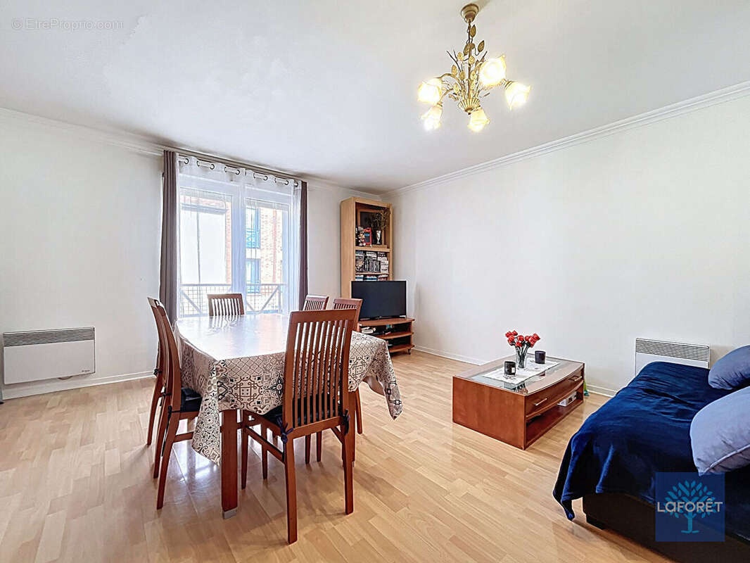 Appartement à CHILLY-MAZARIN