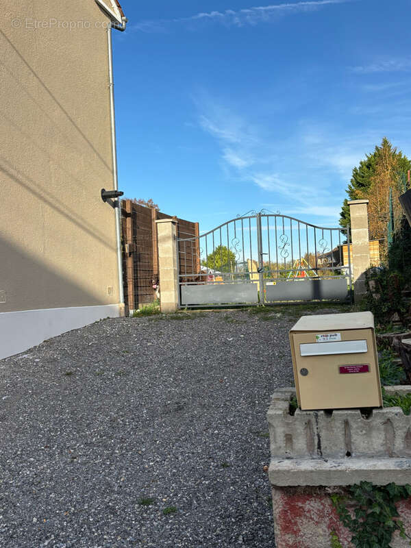 Maison à FLIXECOURT