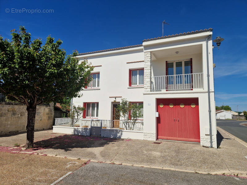 Maison à TONNAY-BOUTONNE