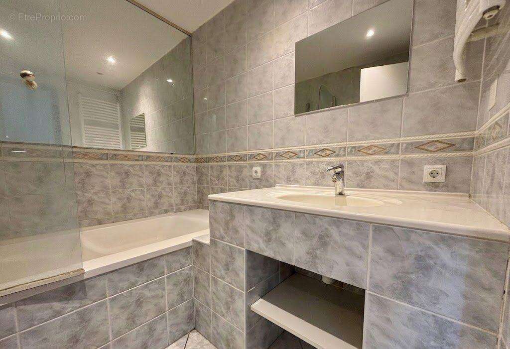 Appartement à BOURG-DE-PEAGE