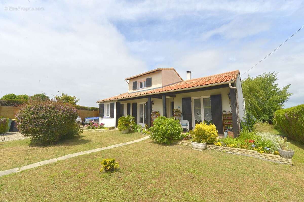Maison à MESCHERS-SUR-GIRONDE