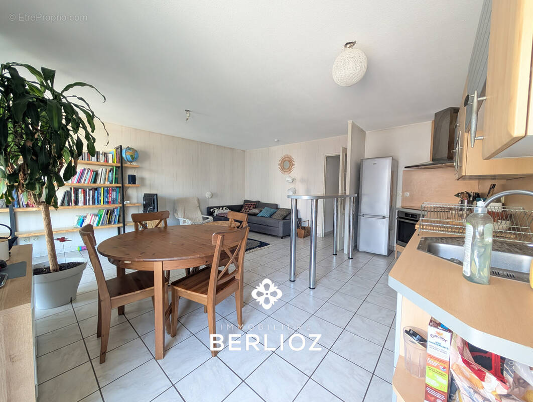 Appartement à SAINT-MARTIN-D'HERES