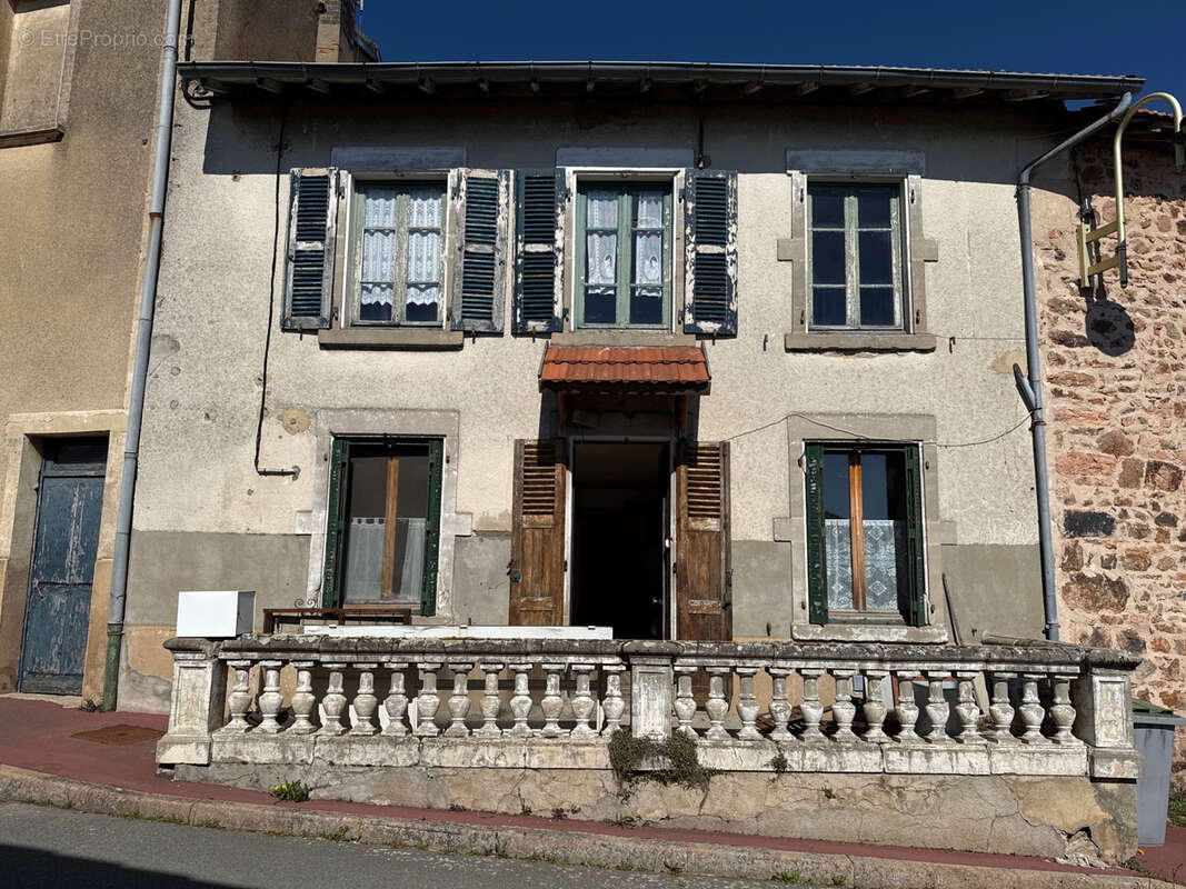 Maison à SAINT-POLGUES