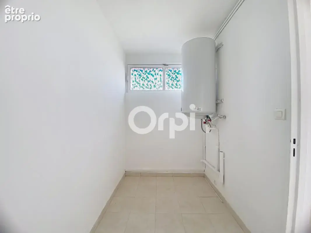 Appartement traversant avec vue mer et balcon à vendre - photo 11