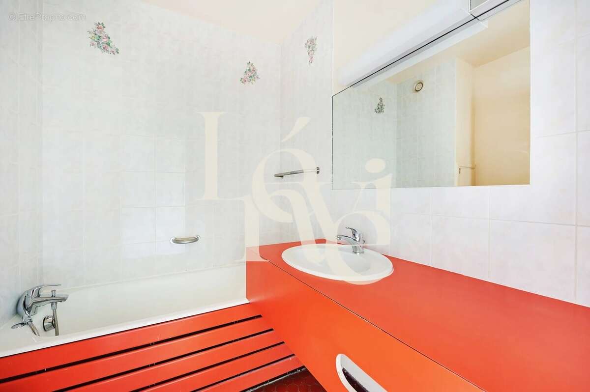 Appartement à PARIS-11E