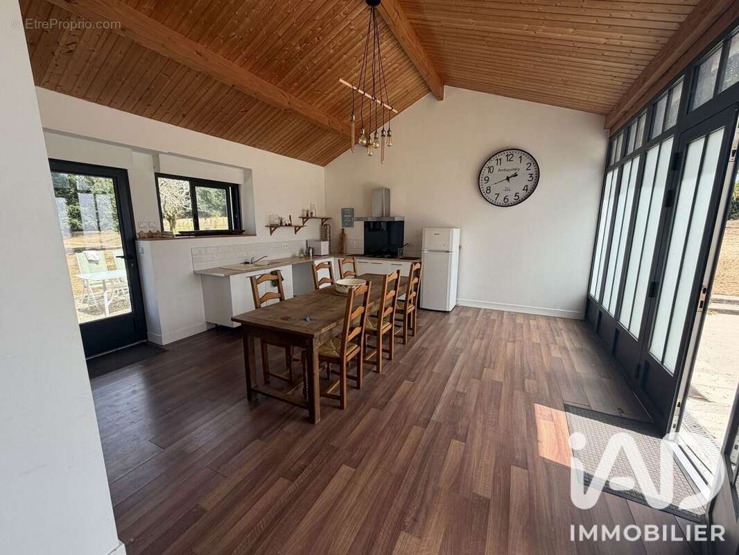 Maison 265 m² à Angouleme  - photo 2