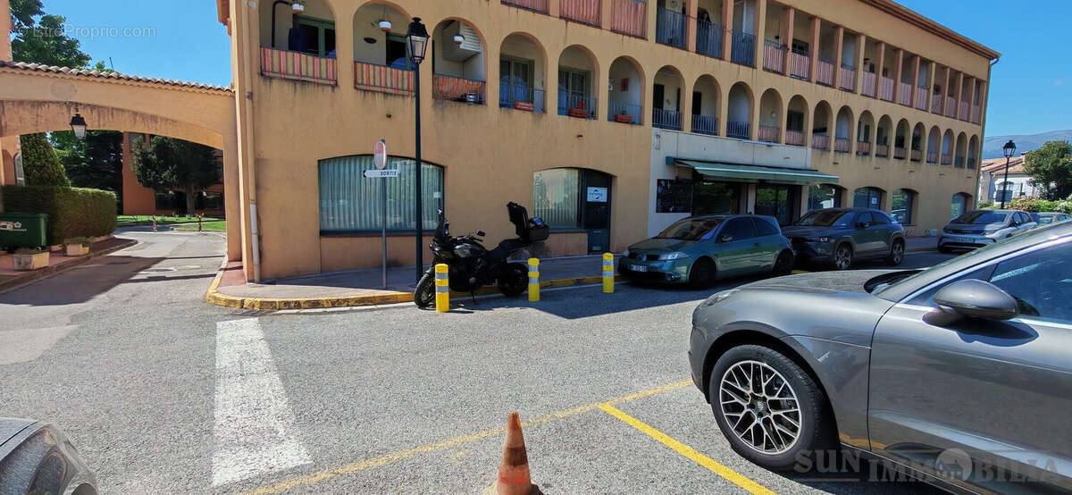Parking 1 m² à Villeneuve-Loubet  - photo 2