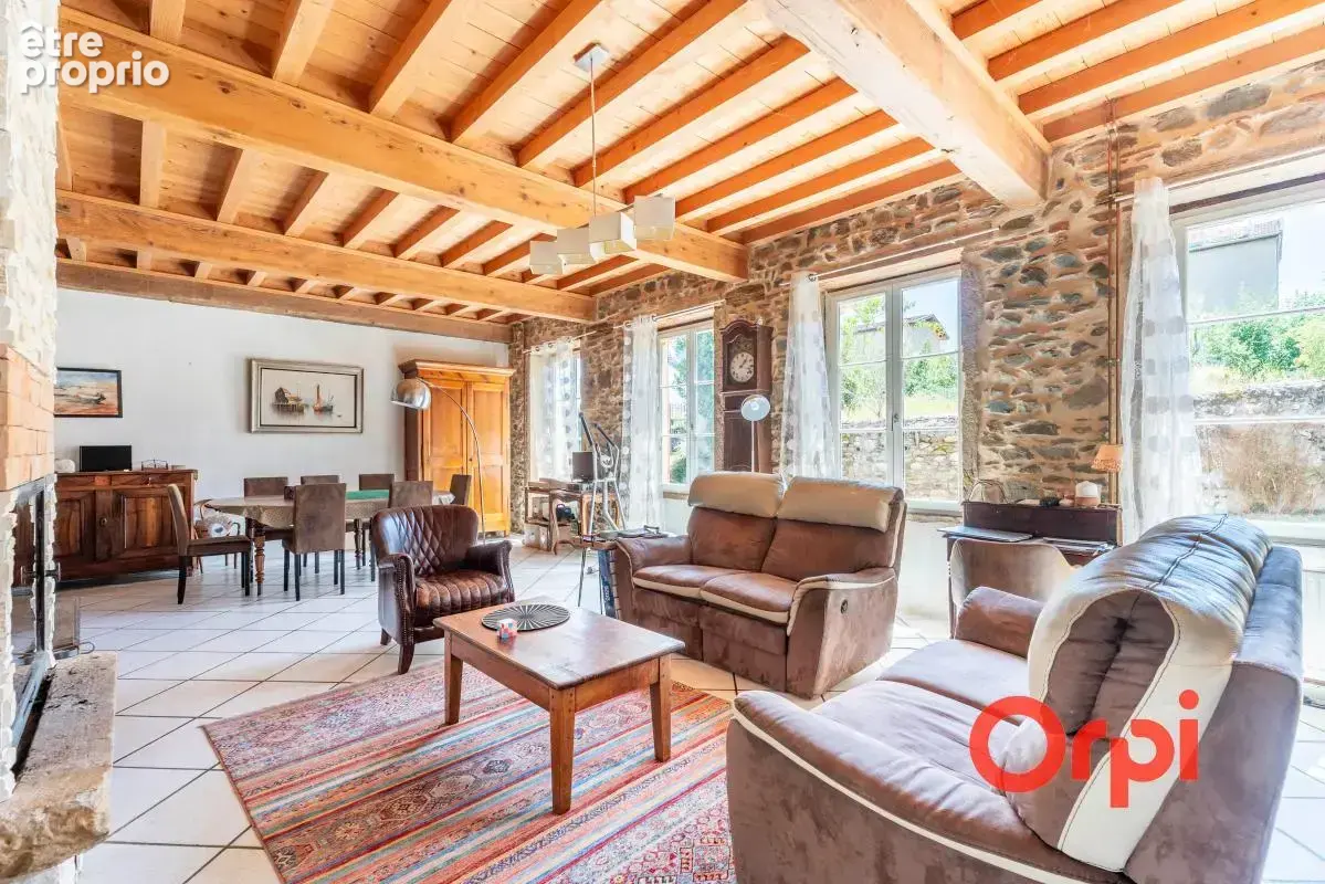 Maison familiale de caractère de 158 m² avec jardin, véranda, garage et cave - photo 2