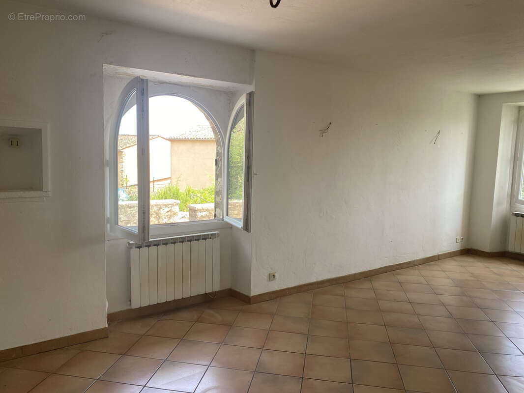 Maison à SPERACEDES