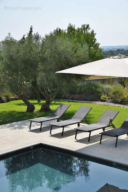 Unique propriété avec piscine et vue panoramique - photo 18