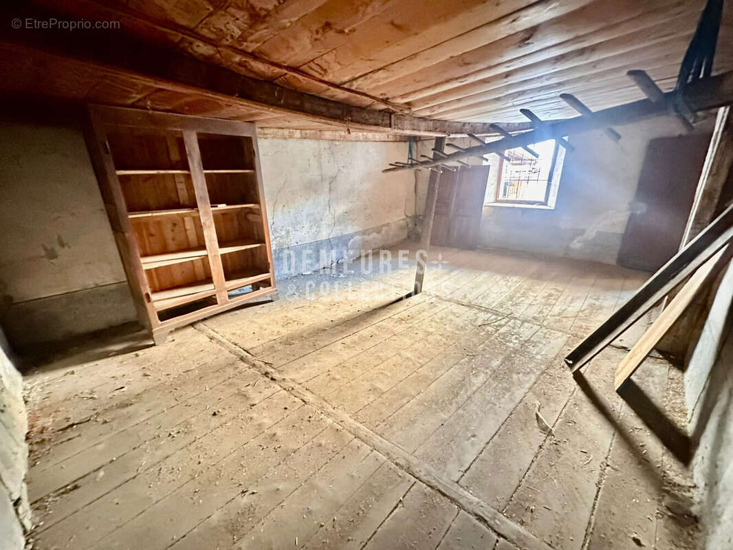 Maison à VILLAROGER