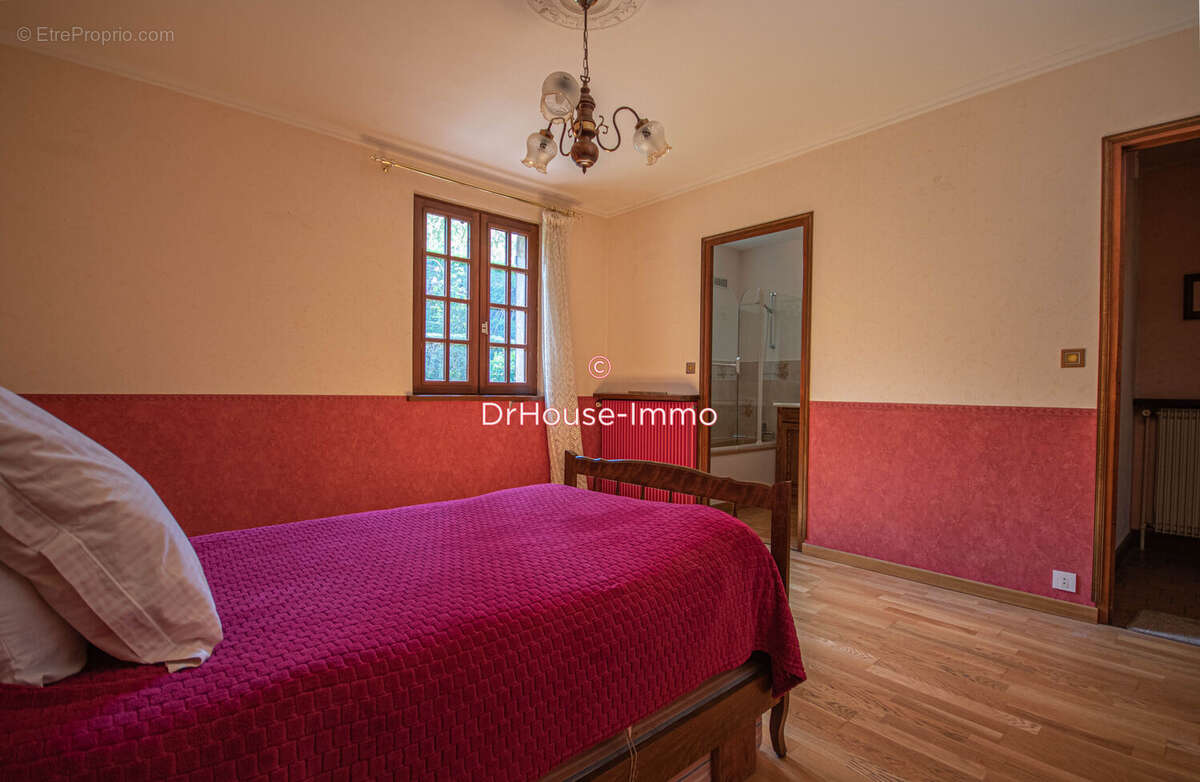 Maison 217 m² à Auffreville-Brasseuil  - photo 9