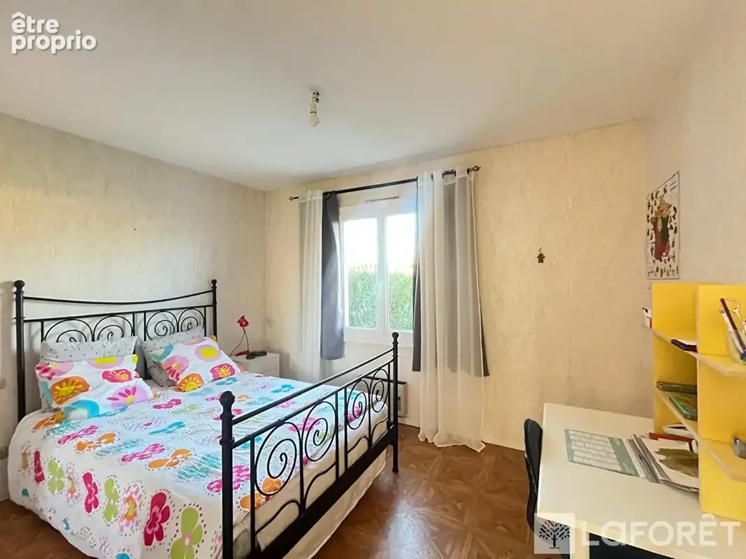 Maison Ambares Et Lagrave - 108m² -  3 chambres + garage - photo 9