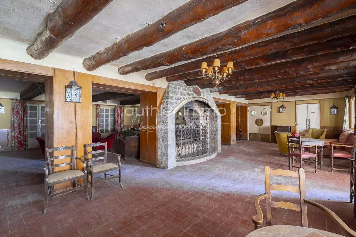 Maison à SERANON