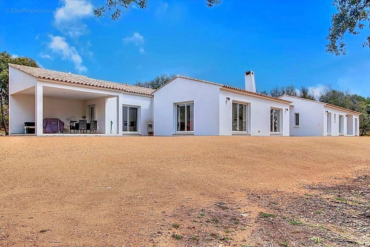 Maison à BAUDINARD-SUR-VERDON