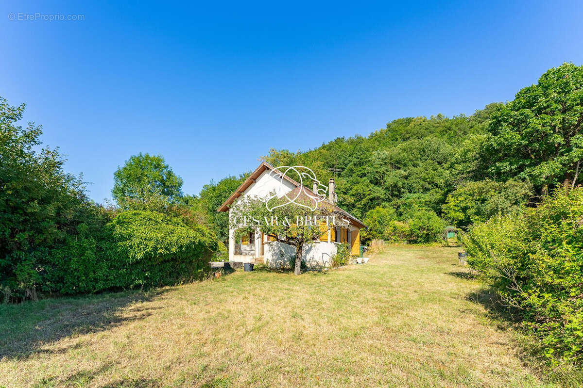 Maison à BOUVESSE-QUIRIEU