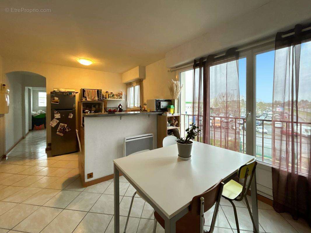 Appartement à SAINT-JEAN-DE-LA-RUELLE