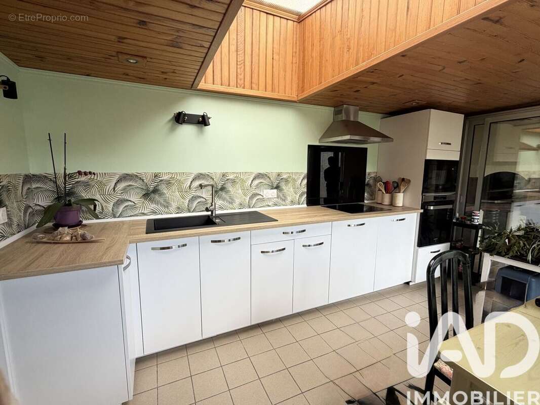 Photo 2 - Maison à SAINT-YZAN-DE-SOUDIAC