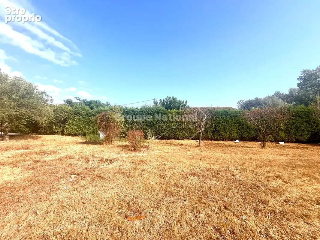 Terrain constructible de 755 m2 libre constructeur - photo 6