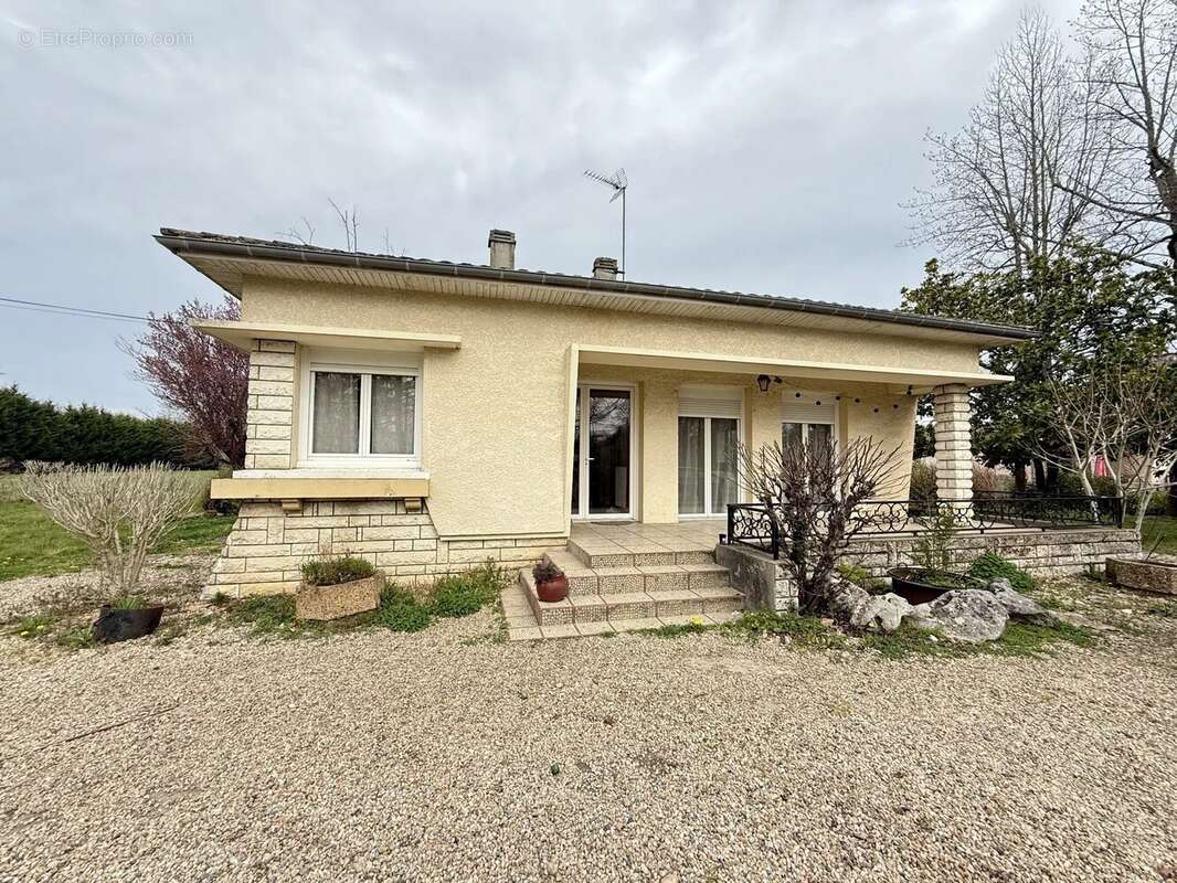 Maison à PINEUILH