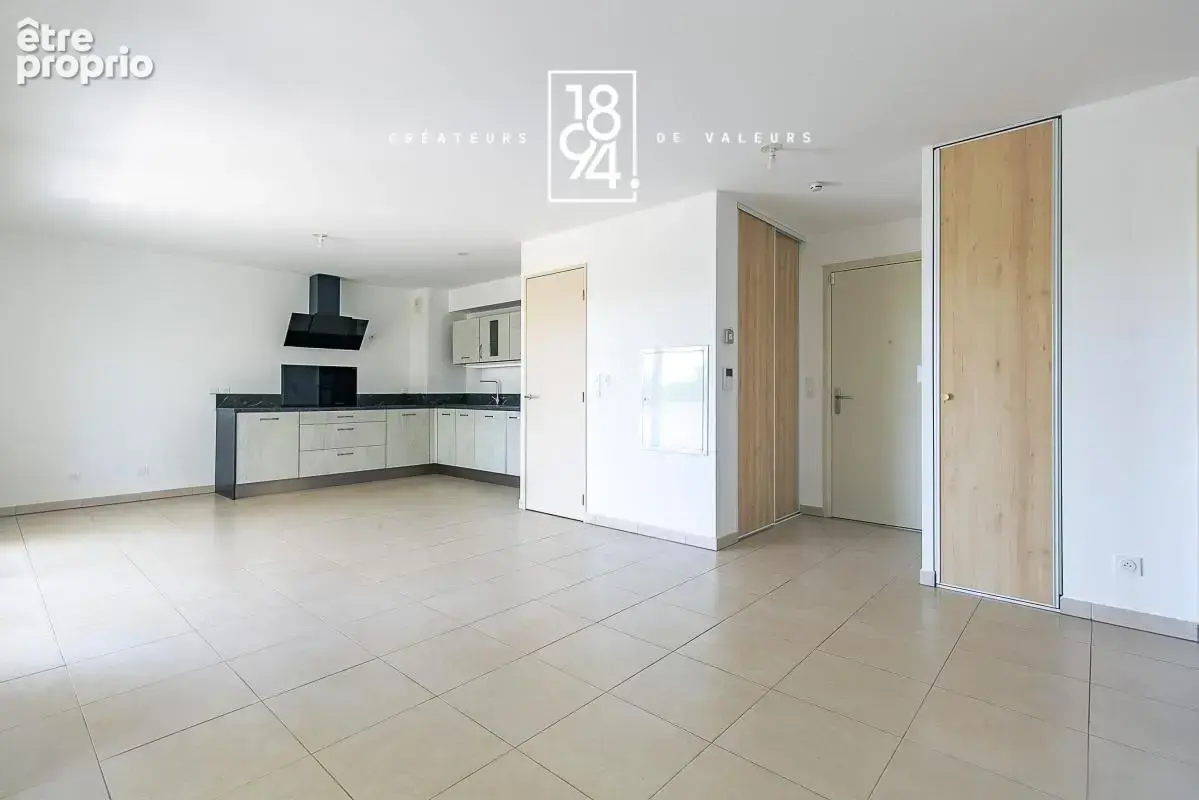 Appartement traversant avec place de stationnement et garage fermé au Puy Ste Réparade - photo 1