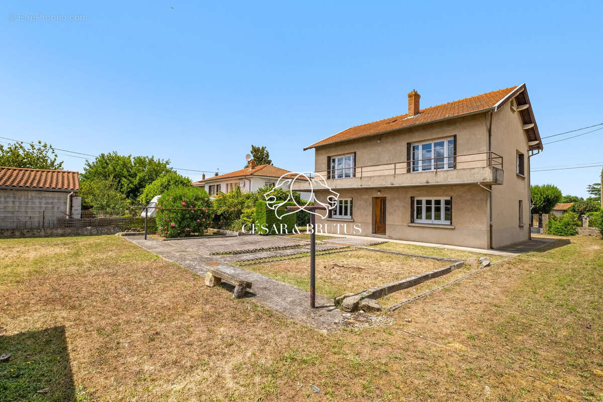 Maison à ROUSSILLON