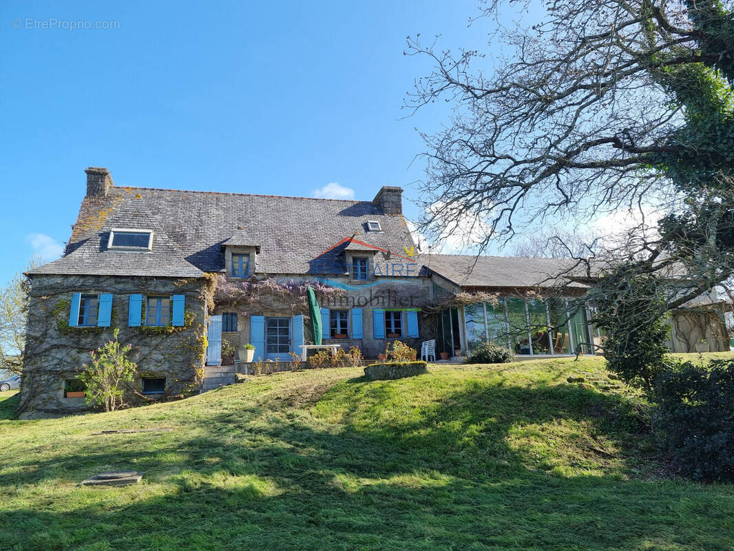 Maison à SAINT-ETIENNE-DE-MONTLUC