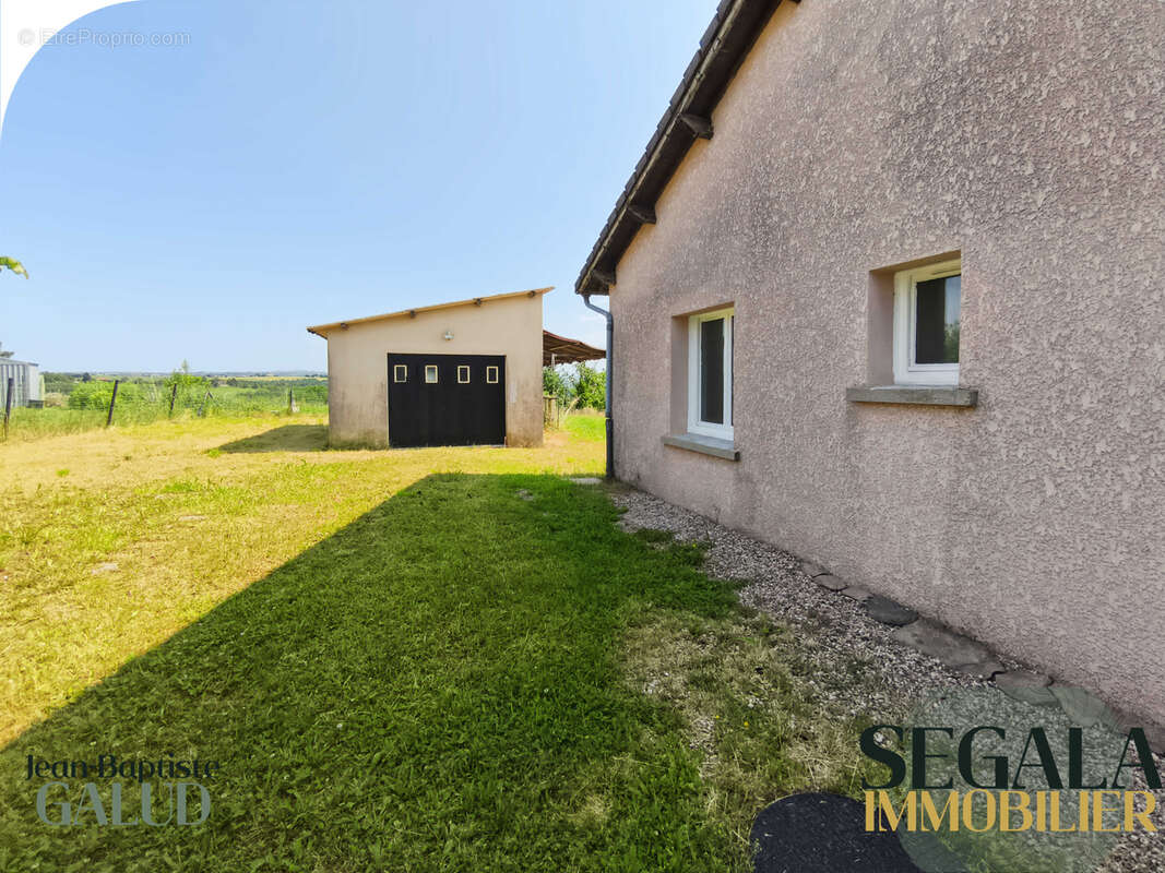 Maison à MIRANDOL-BOURGNOUNAC