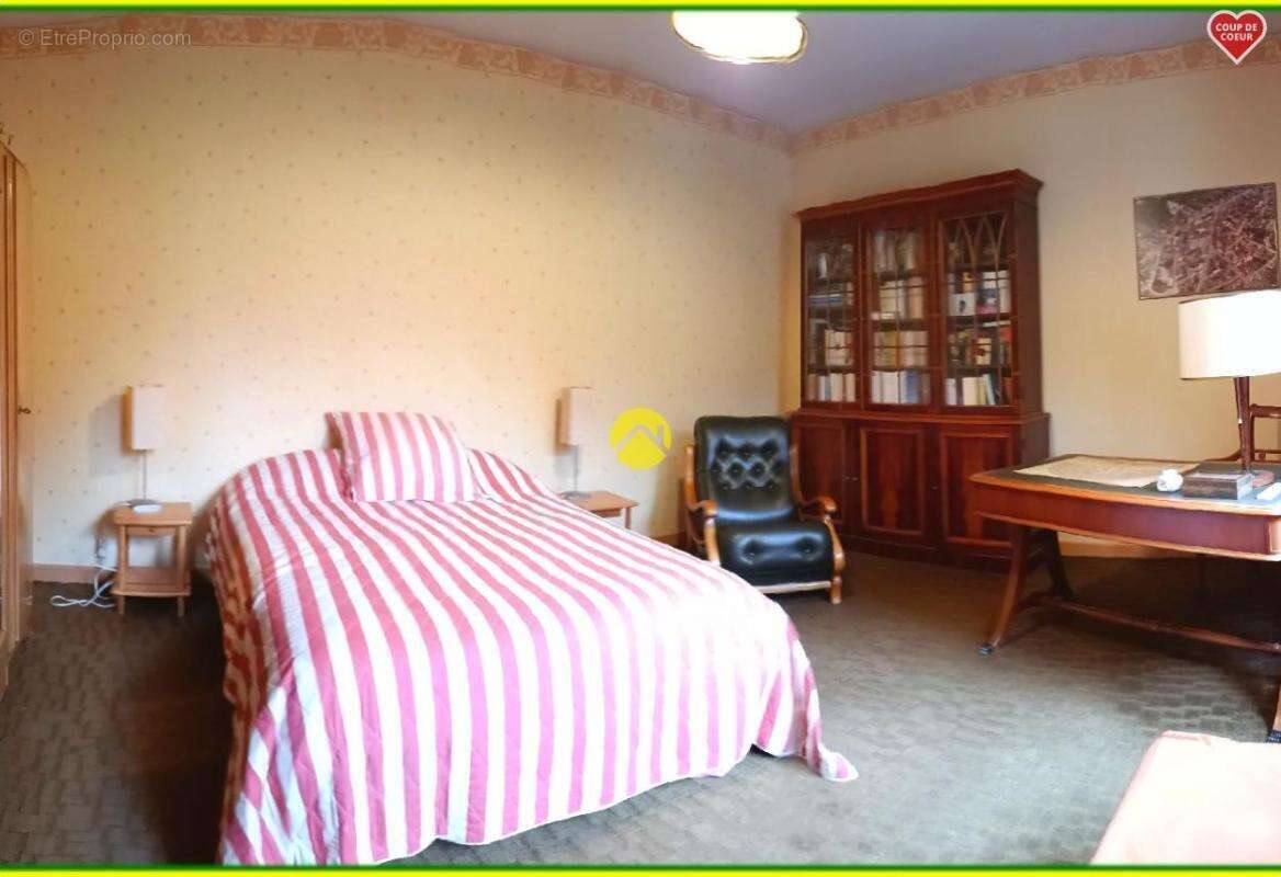 Maison à NEUVY-SUR-BARANGEON