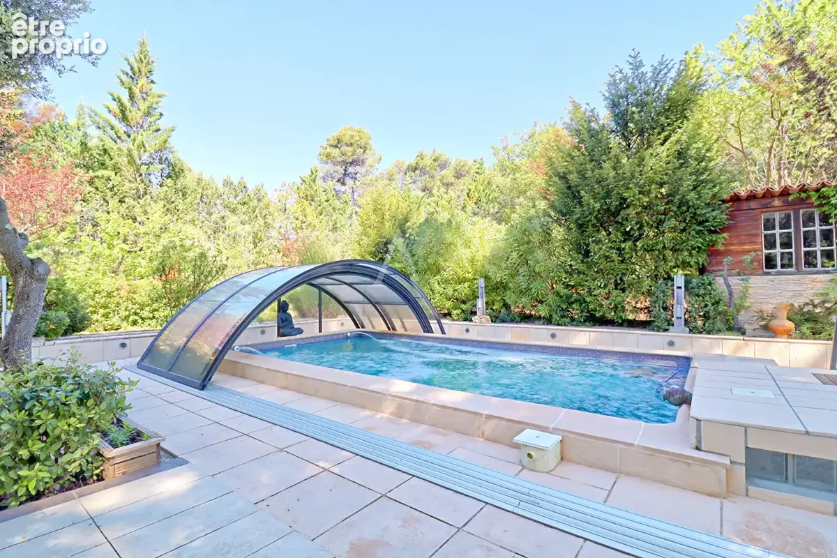 Villa au calme sans vis a vis avec piscine au coeur de son parc arbore avec forage et eau de ville - photo 4