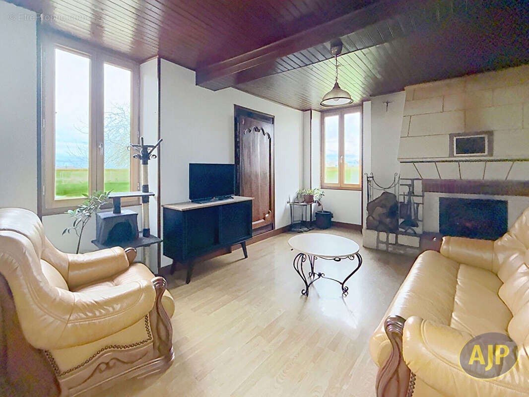 Maison à JAZENNES