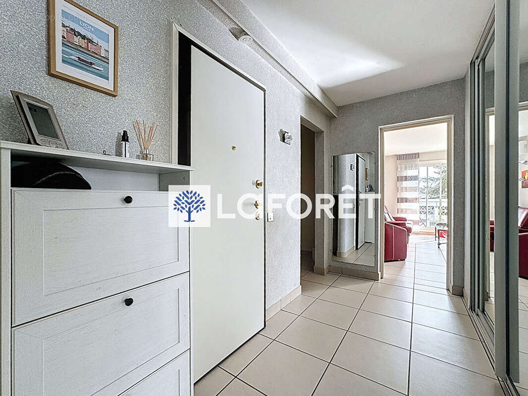 Appartement à DECINES-CHARPIEU