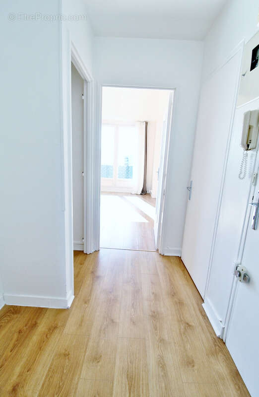 Appartement 80 m2, parking, cave, balcon... - photo 2