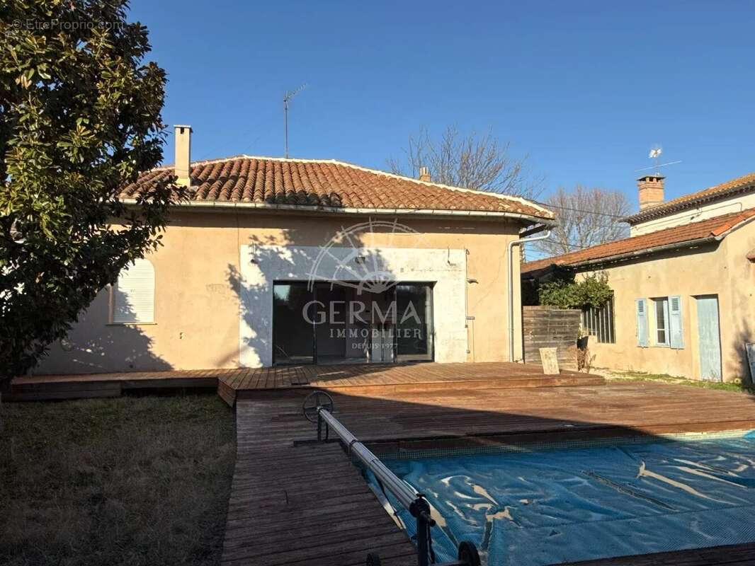 Maison à L'ISLE-SUR-LA-SORGUE