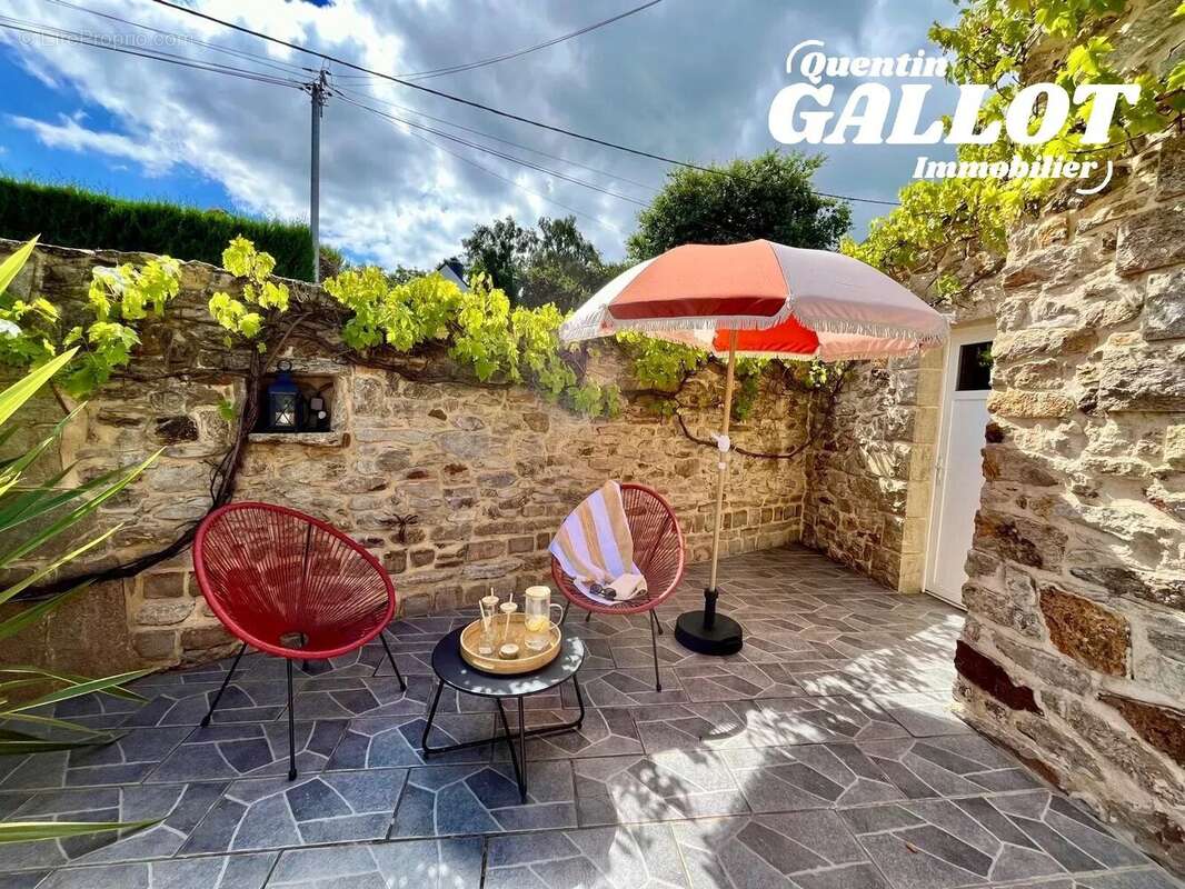 Charmante longère en pierre et sa dépendance – emplacement privilégié au cœur de ploeren 546 000 € fai  187 m²  7 pièces  4 cham - photo 13