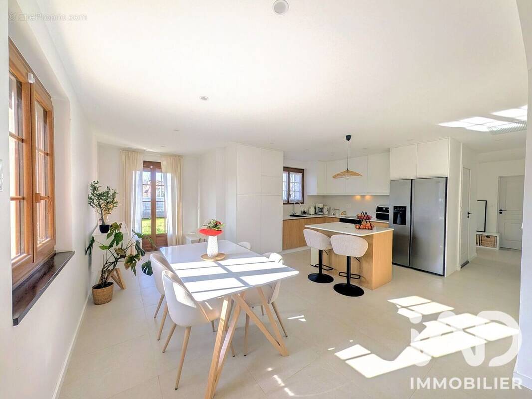 Maison 130 m² à Pujols-Sur-Ciron  - photo 1