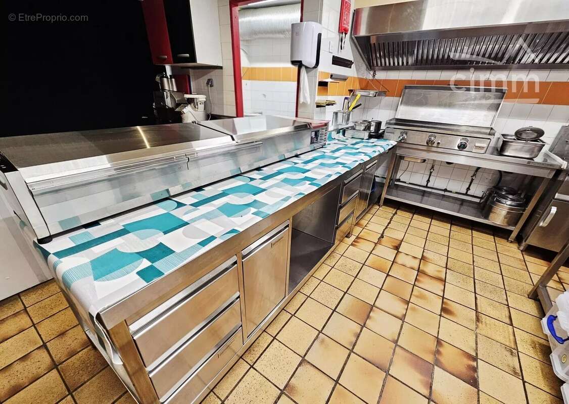 Commerce à MONTIGNAC