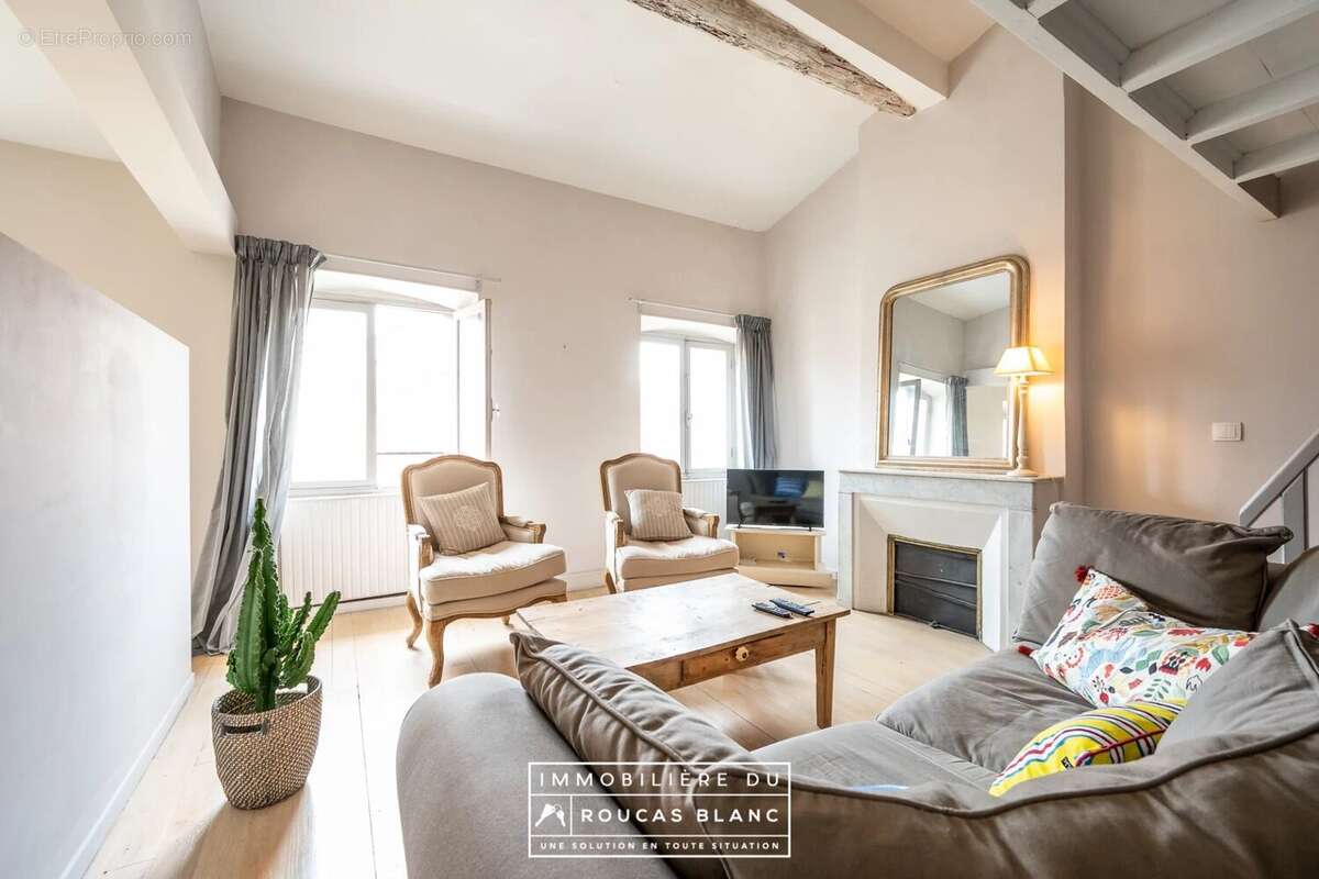 Appartement à MARSEILLE-1E