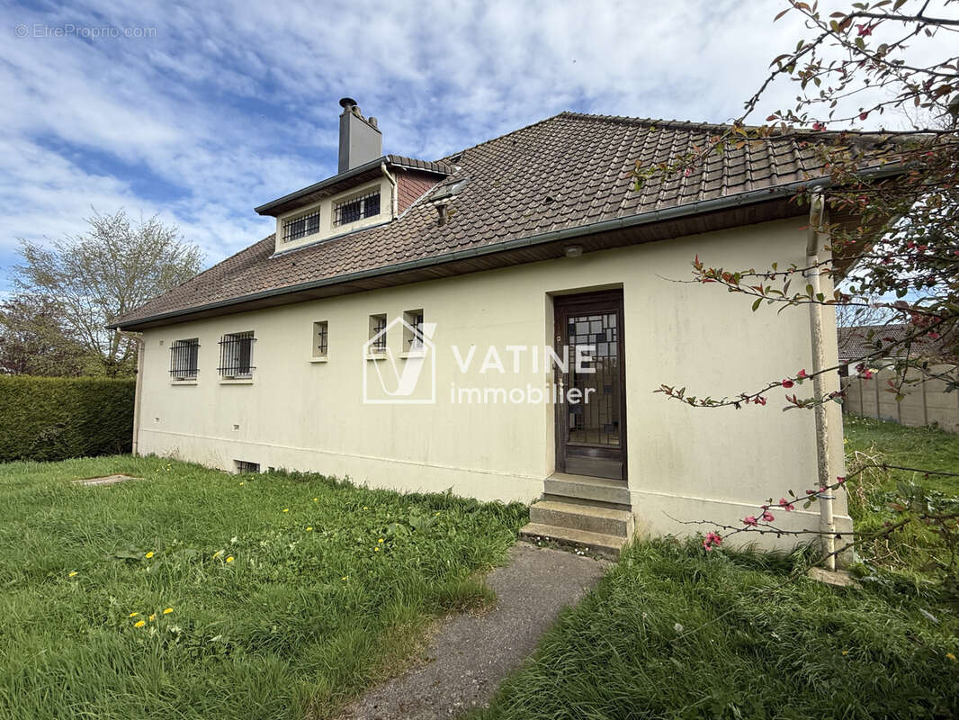 Maison à ALLOUVILLE-BELLEFOSSE