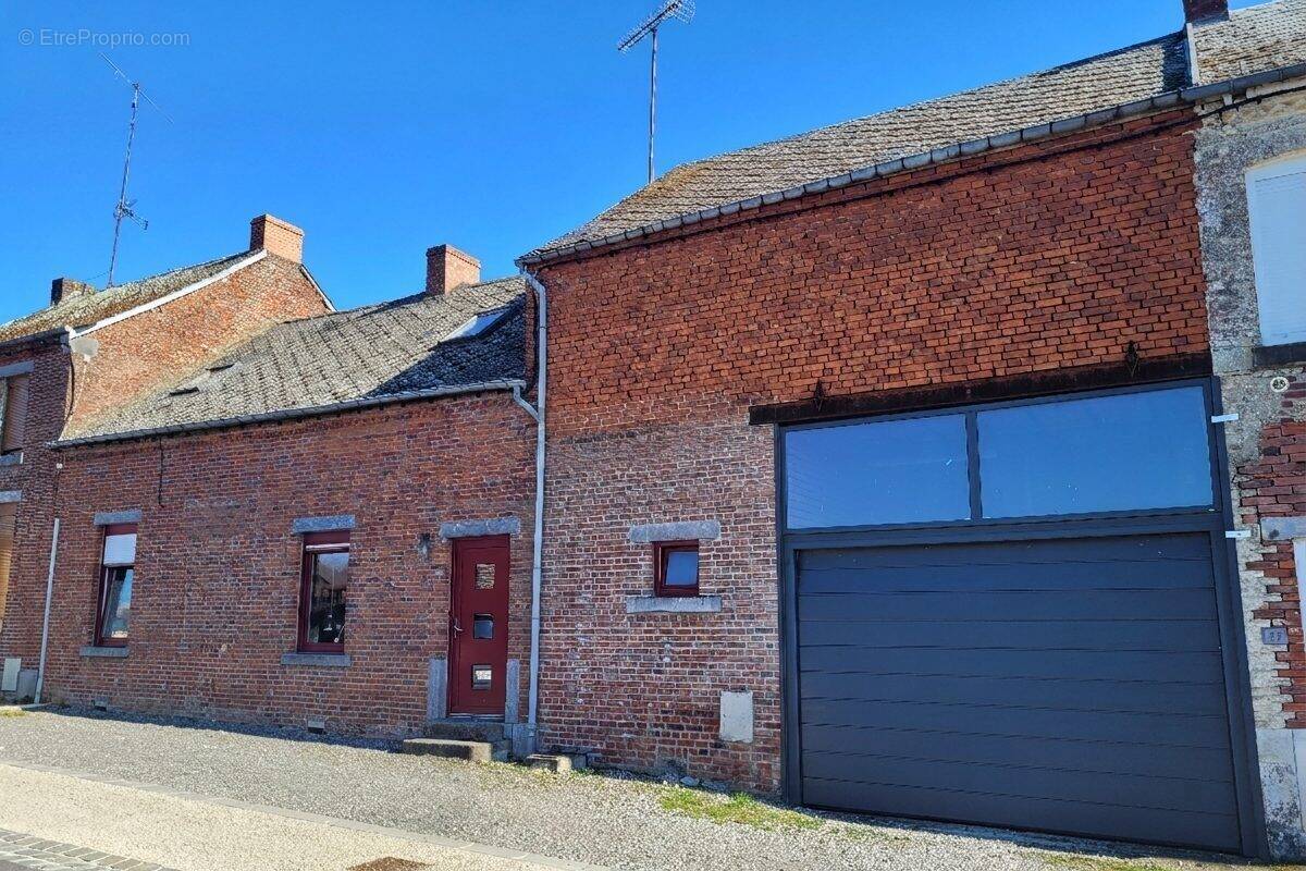 Maison à SARS-POTERIES